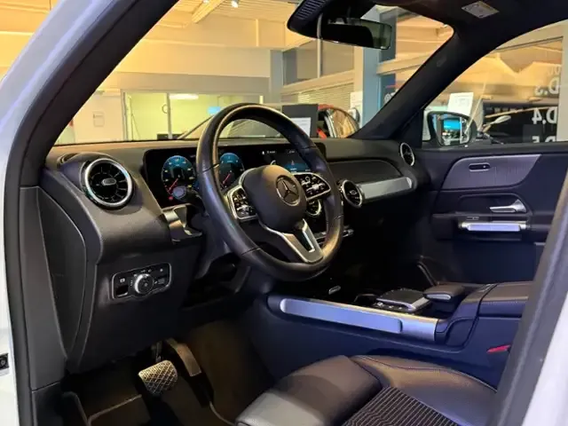 Mercedes-Benz GLB 200