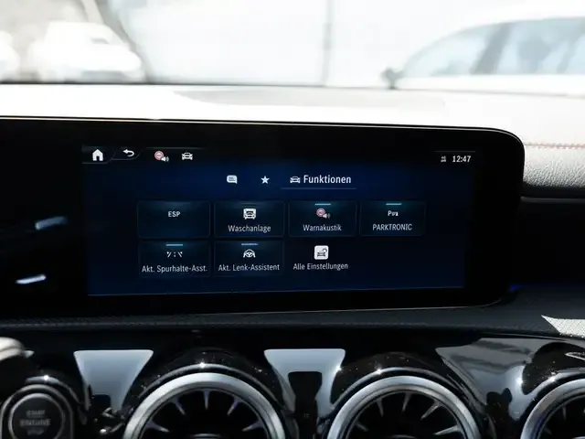 Mercedes-Benz CLA 220