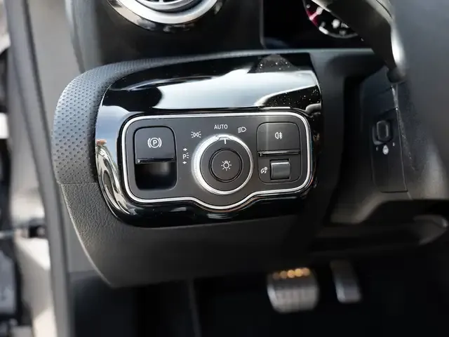 Mercedes-Benz CLA 220