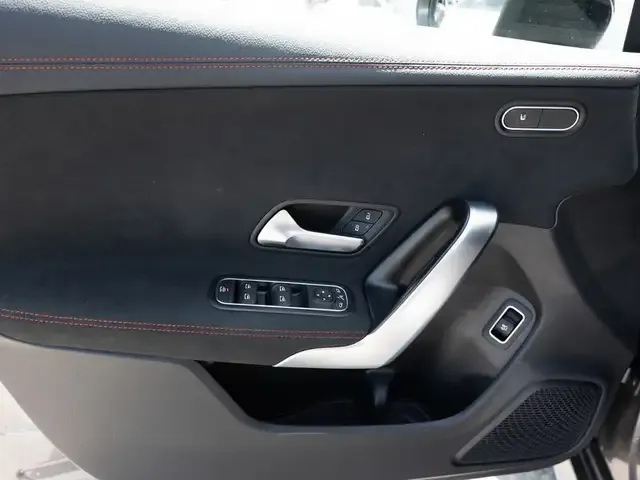 Mercedes-Benz CLA 220