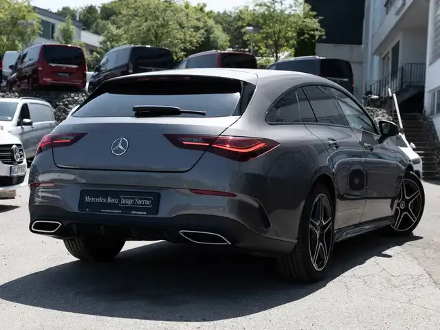 Mercedes-Benz CLA 220
