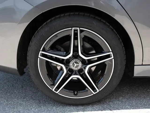 Mercedes-Benz CLA 220