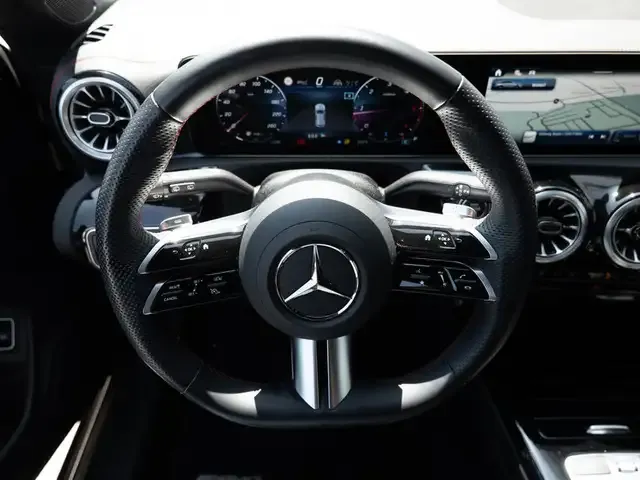 Mercedes-Benz CLA 220