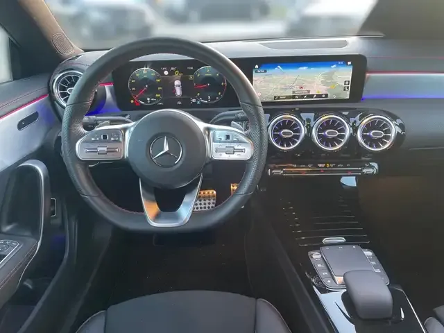 Mercedes-Benz CLA 200