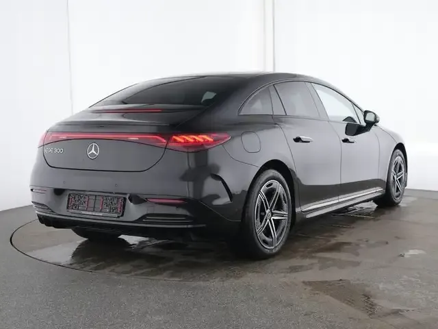 Mercedes-Benz EQE 300