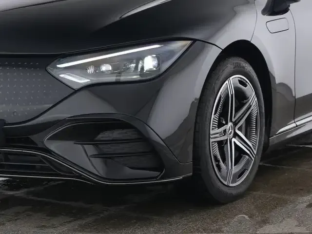 Mercedes-Benz EQE 300