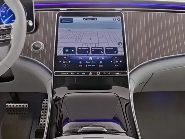 Mercedes-Benz EQE 300