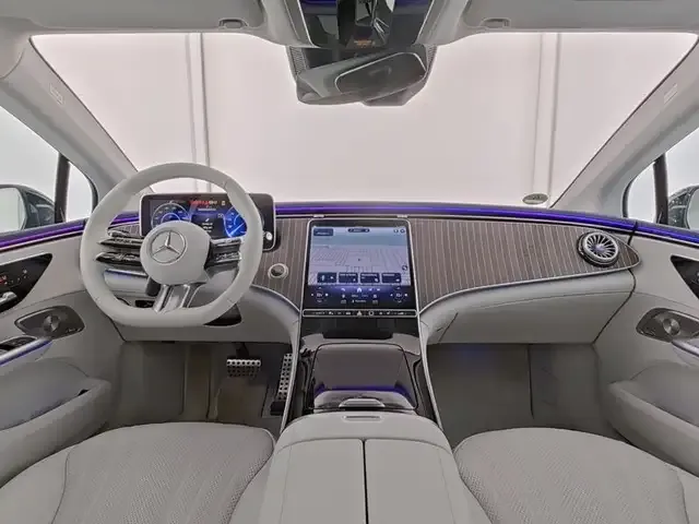 Mercedes-Benz EQE 300