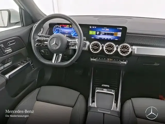 Mercedes-Benz EQB 300