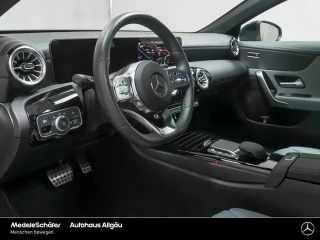 Mercedes-Benz CLA 220