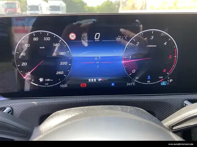 Mercedes-Benz CLA 200