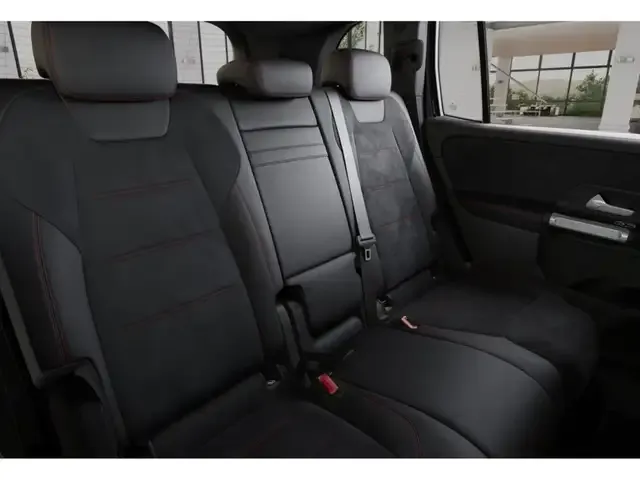 Mercedes-Benz GLB 220