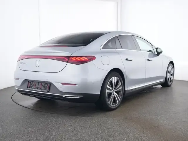 Mercedes-Benz EQE 300