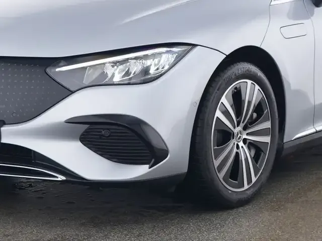 Mercedes-Benz EQE 300