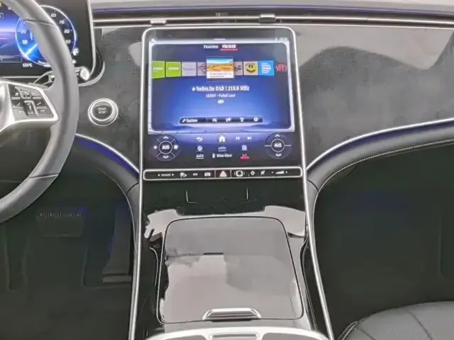 Mercedes-Benz EQE 300