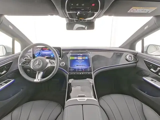 Mercedes-Benz EQE 300