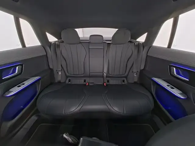 Mercedes-Benz EQE 300