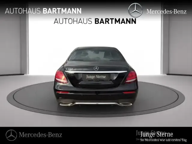 Mercedes-Benz E 200