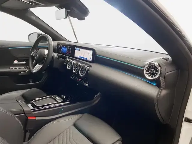 Mercedes-Benz CLA 180
