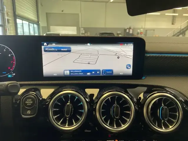 Mercedes-Benz CLA 180