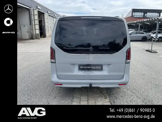 Mercedes-Benz V 250