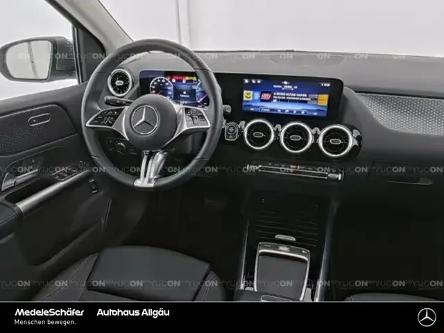 Mercedes-Benz B 180