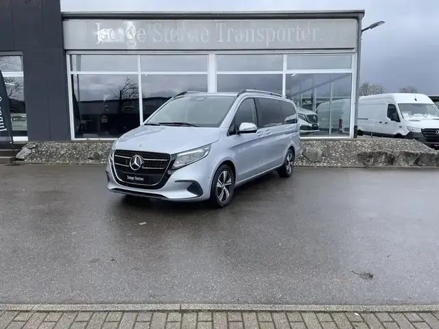 Mercedes-Benz V 220