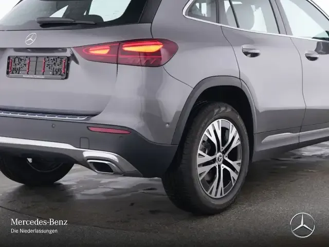 Mercedes-Benz GLA 180