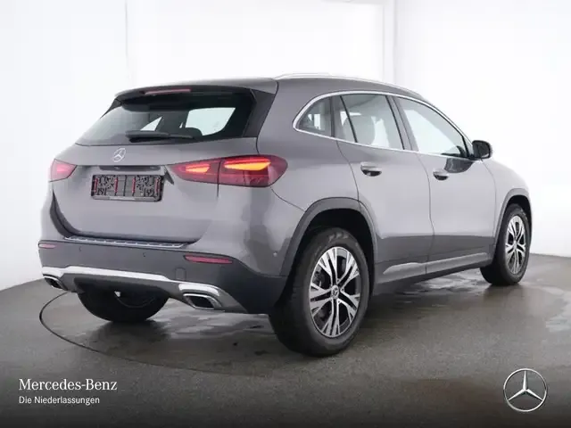 Mercedes-Benz GLA 180