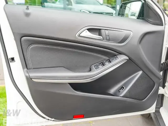 Mercedes-Benz GLA 180