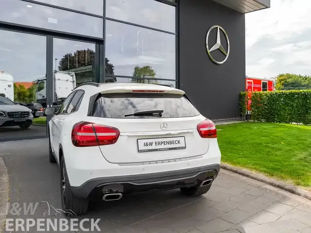 Mercedes-Benz GLA 180