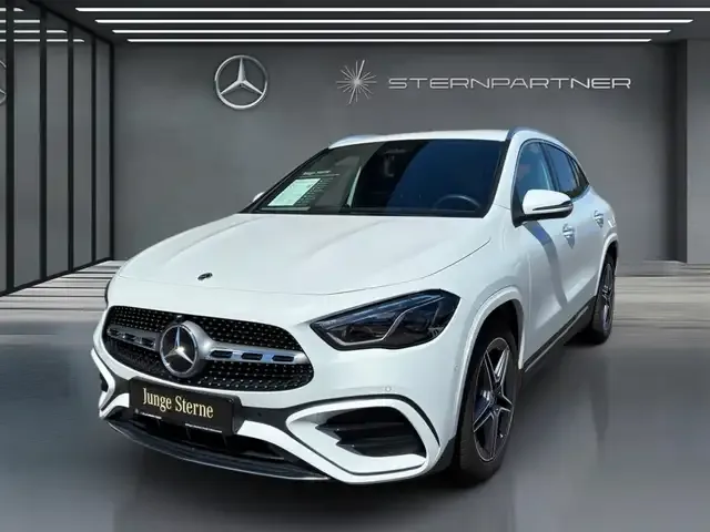 Mercedes-Benz GLA 200