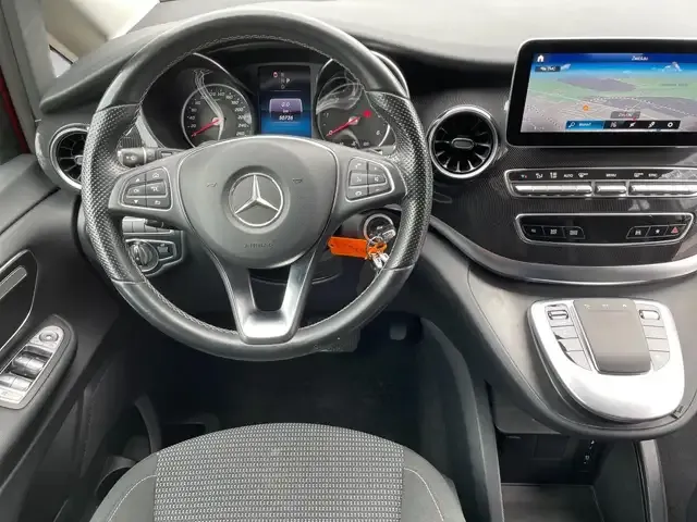 Mercedes-Benz V 250