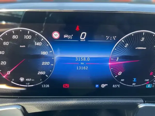 Mercedes-Benz GLB 200