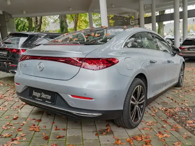 Mercedes-Benz EQE 350
