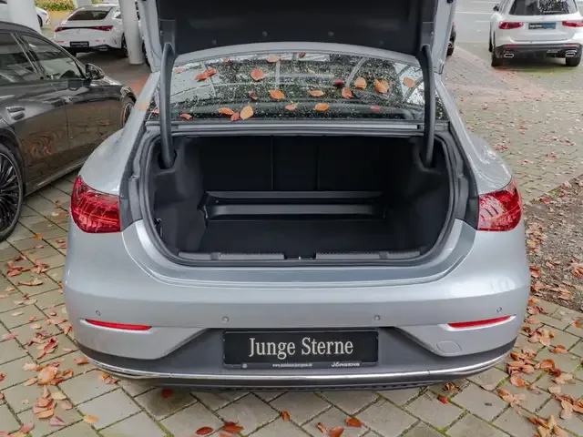 Mercedes-Benz EQE 350