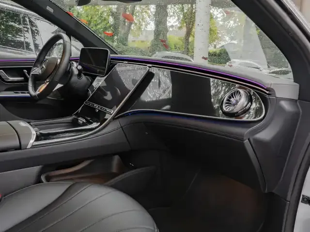 Mercedes-Benz EQE 350