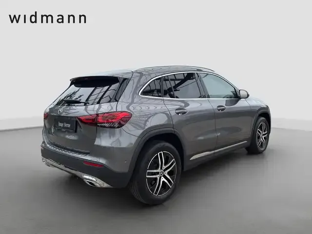 Mercedes-Benz GLA 200