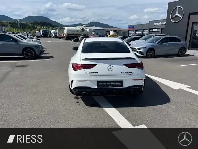 Mercedes-Benz CLA 45 AMG