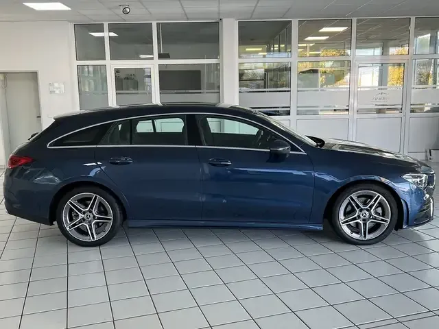 Mercedes-Benz CLA 220