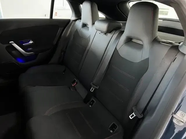 Mercedes-Benz CLA 220