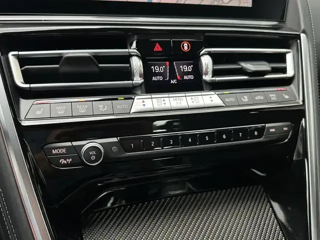 BMW 840