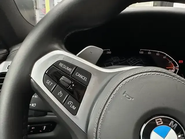 BMW 840