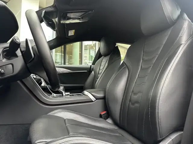 BMW 840