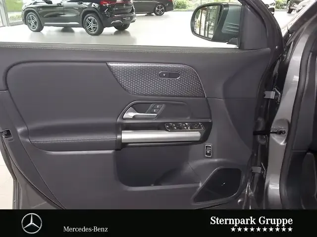 Mercedes-Benz EQA 300