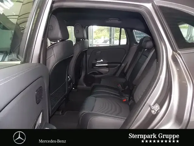 Mercedes-Benz EQA 300