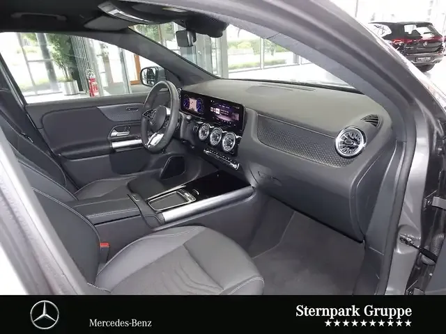 Mercedes-Benz EQA 300