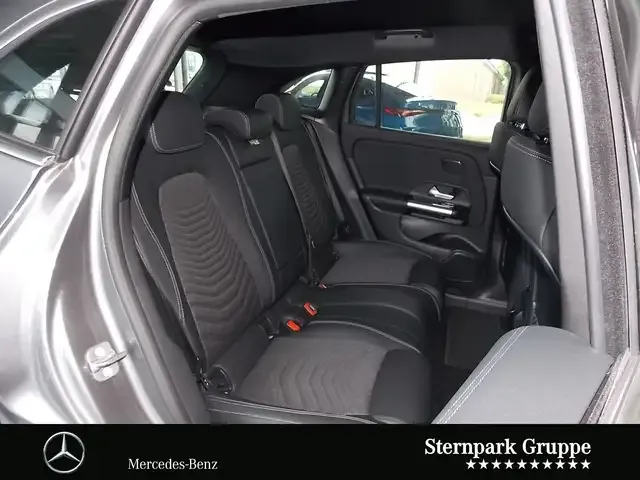 Mercedes-Benz EQA 300