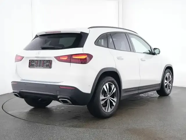 Mercedes-Benz GLA 180