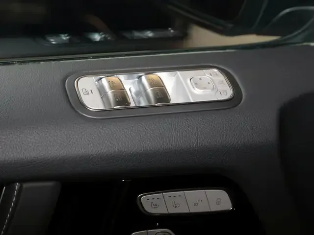 Mercedes-Benz G 500